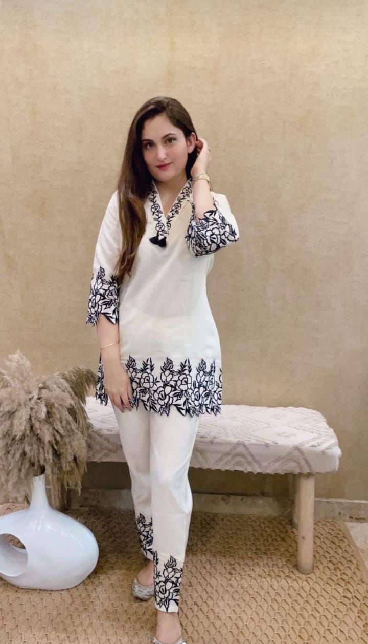 Black & White Floral Set