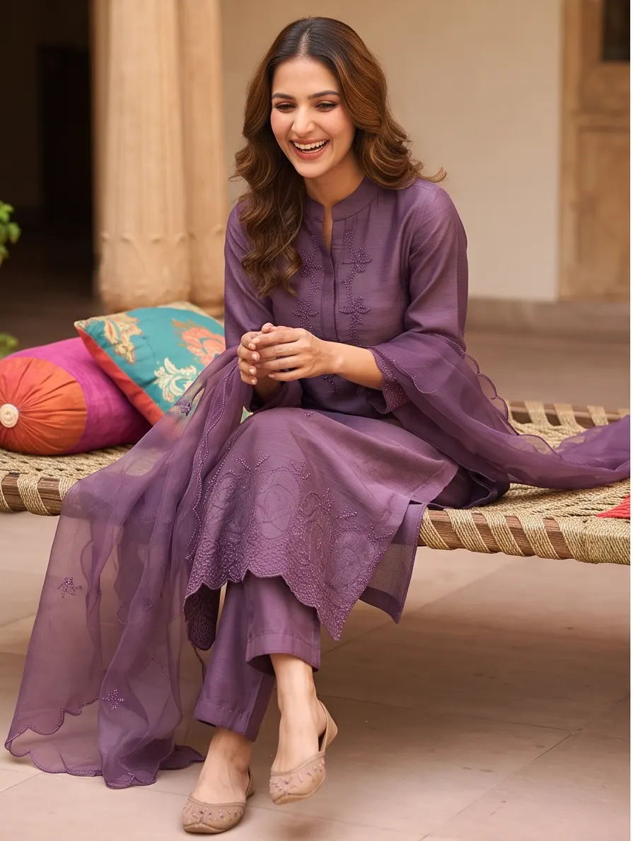 Dusty Purple Thread Embroidered Chanderi Silk Straight Kurta Pant Set with Scalloped Organza Dupatta